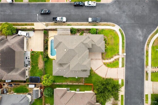 Building Photo - 1320 Manzano Ln