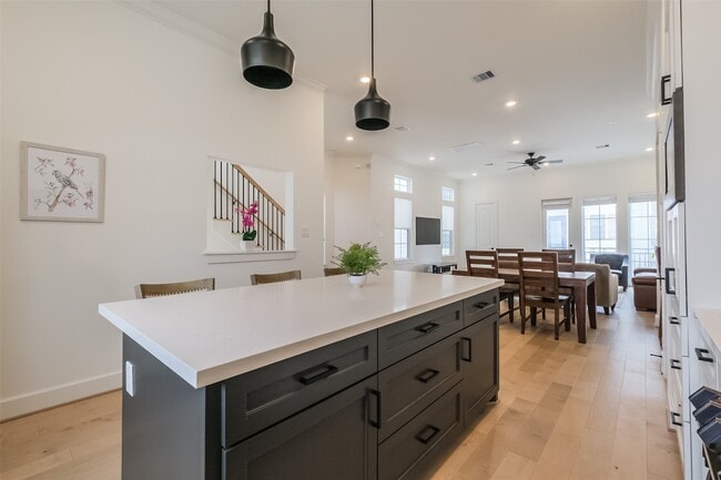 Building Photo - 2017 Lou Ellen Ln