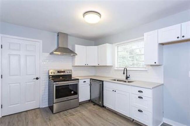 Building Photo - Modern 3BR/2BA Near UAB & Downtown