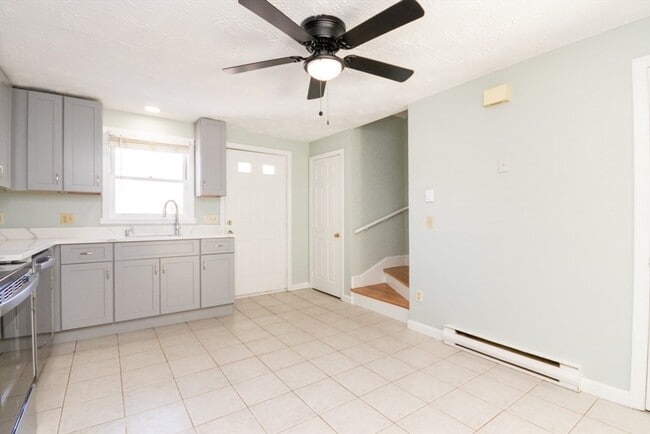 Building Photo - 71 Norton St