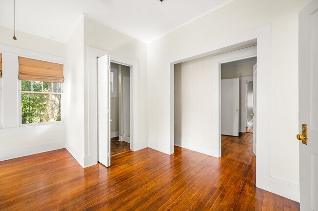 Building Photo - 2301 Hill St