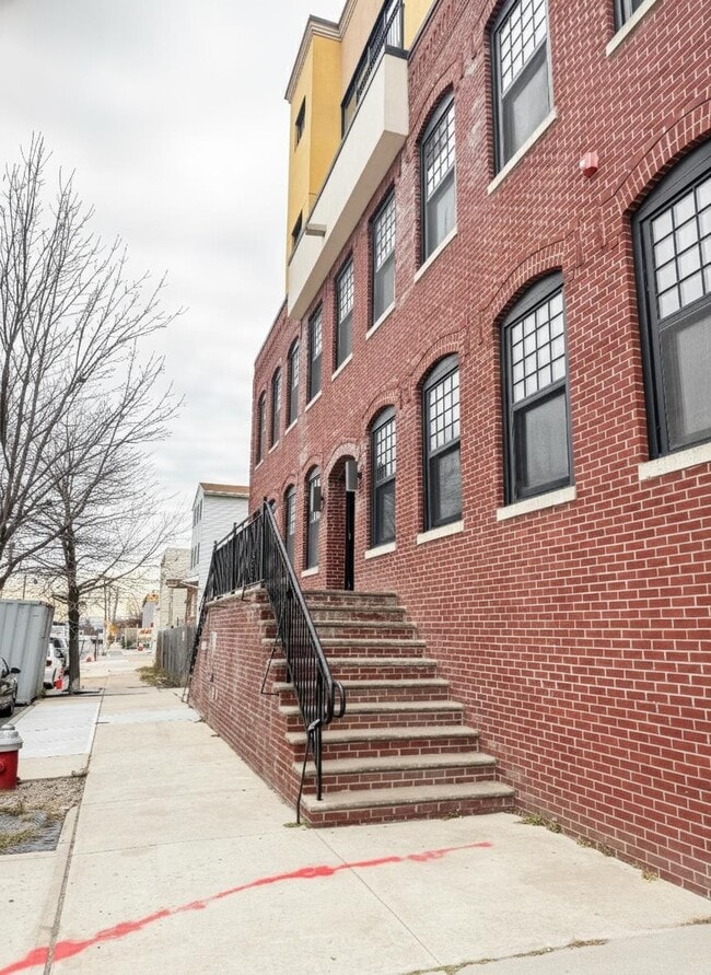 Building Photo - 190 Culver Ave