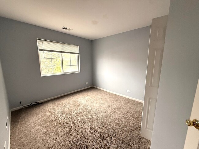 Building Photo - 2279 Reflections Dr