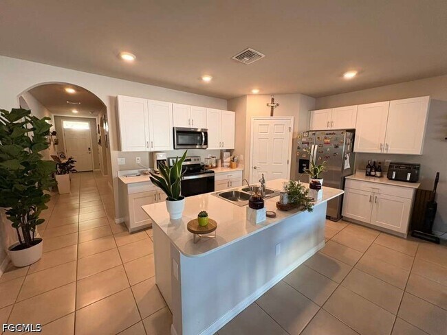 Building Photo - 1129 NW 20th Ave