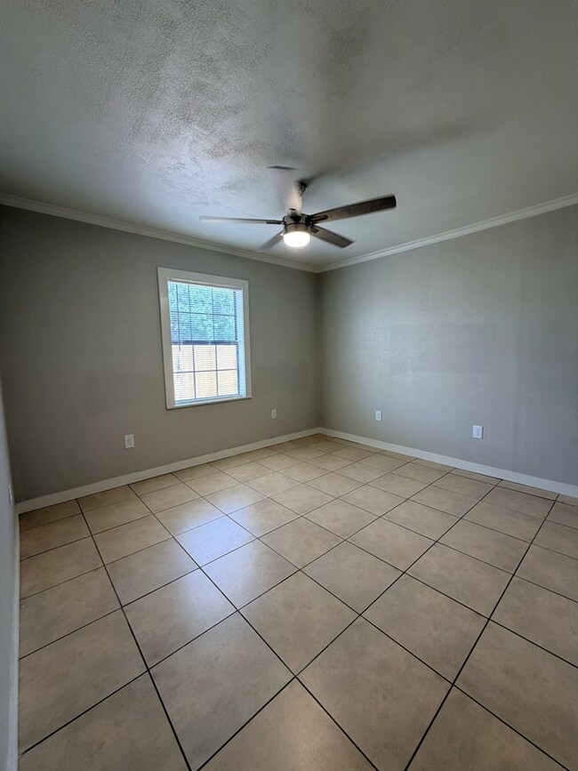 Building Photo - 1421 Lauderdale Ave