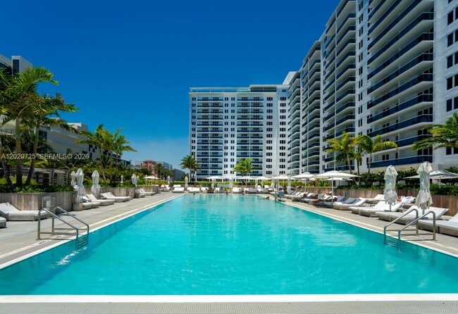 Building Photo - 2301 Collins Ave
