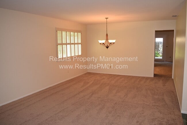 Building Photo - Tranquil Roseville Location