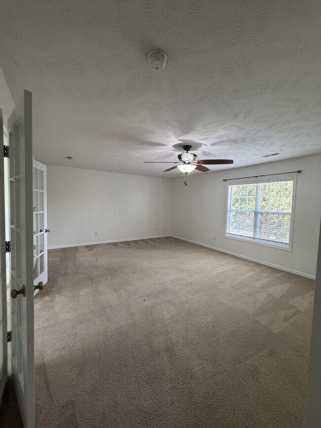 Building Photo - 44 Cutter Cir