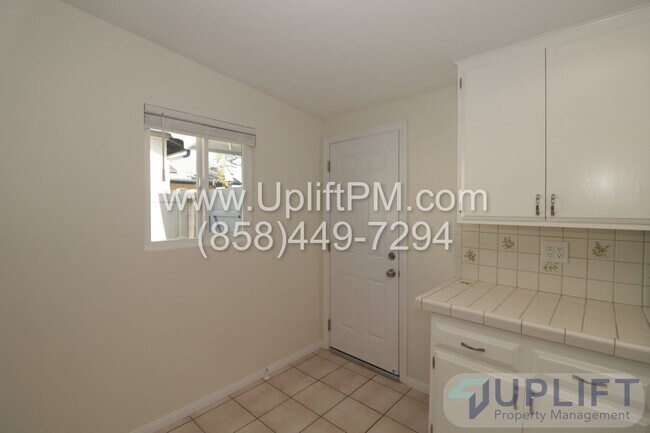 Building Photo - Beautiful 3 Bed, 2 Bath Home with Large Yard in Imperial Beach