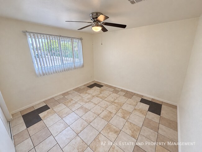 Building Photo - 10648 N 15th Ave