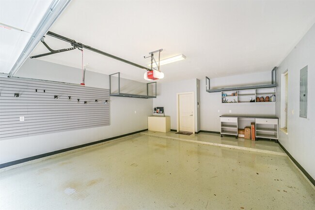 Building Photo - 5425 Hidalgo St