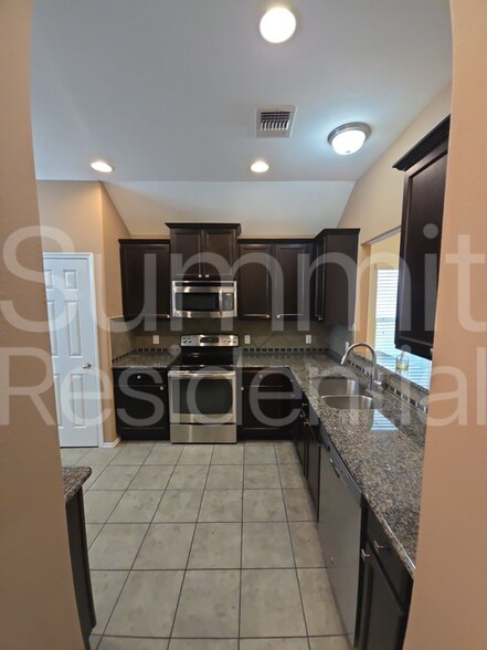Building Photo - 236 Geode Ln