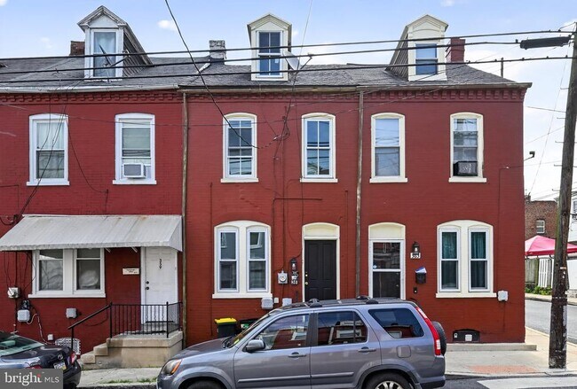 Building Photo - 361 Beaver St