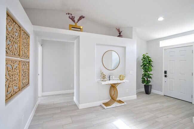 Building Photo - 81358 Avenida Blanca