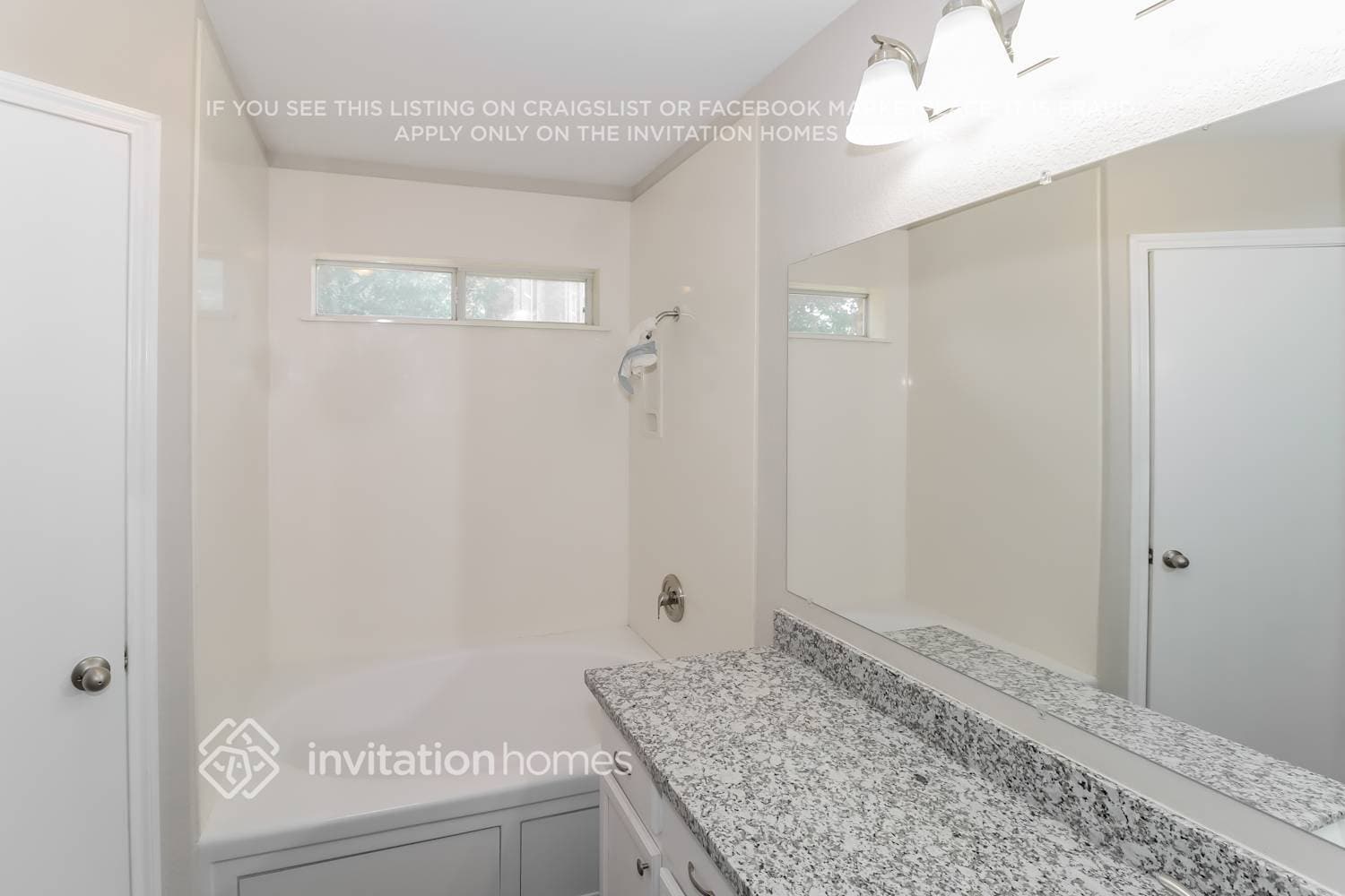 Building Photo - 2604 Hill Street Cove