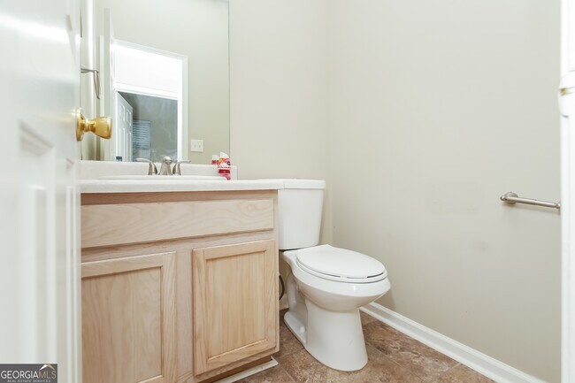 Building Photo - 6144 Idlewood Manor