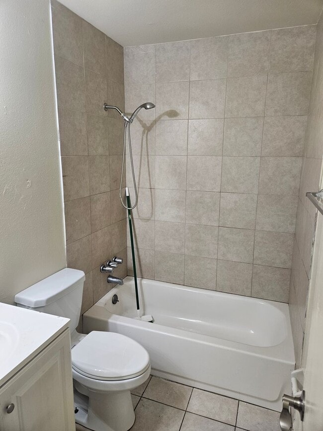Building Photo - 3/2 DUPLEX