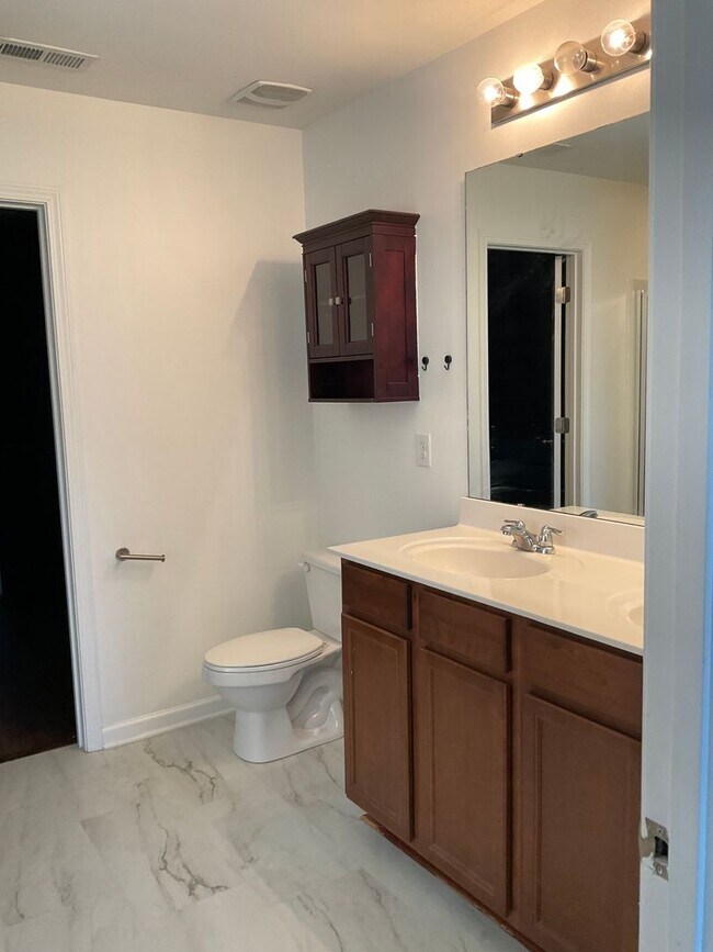 Building Photo - Beautiful Home in Gastonia Ready just for you!