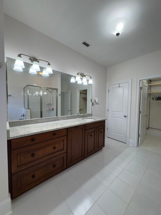 Building Photo - 2604 Ulysses Rd