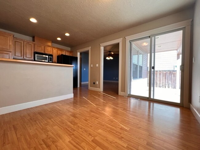 Building Photo - Beautiful Centrally located Duplex in Boise!