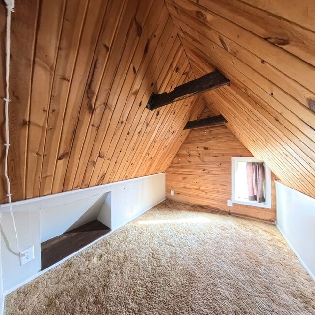 Building Photo - Charming 3 Bedroom 1.5 Bath in Clive