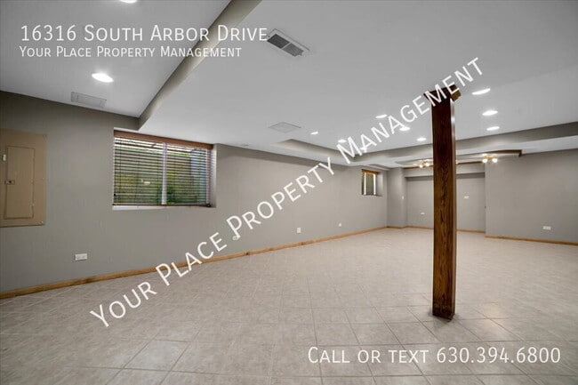 Building Photo - 16316 S Arbor Dr
