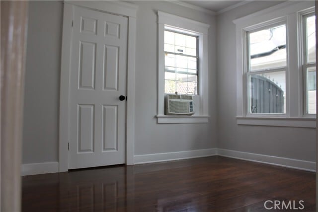Building Photo - 1655 W 39th St