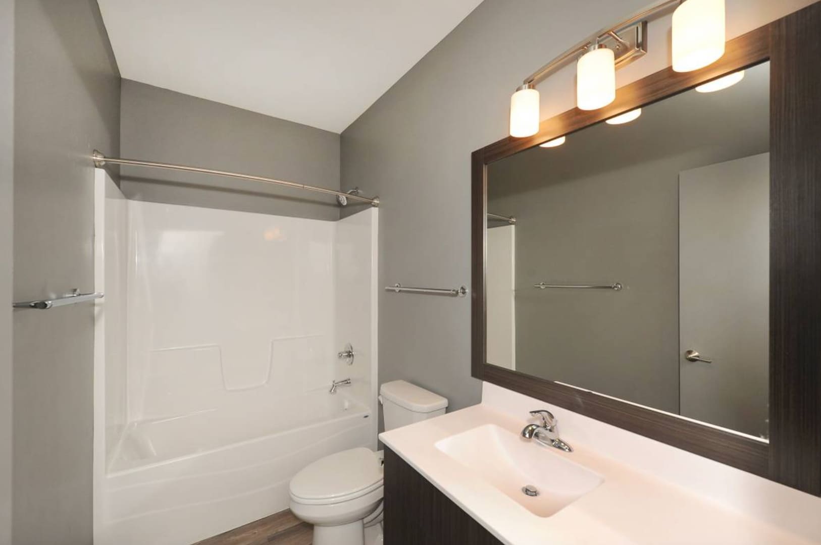 Interior Photo - 617 10th Avenue SE