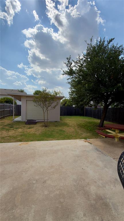 Building Photo - 2318 McCook Dr