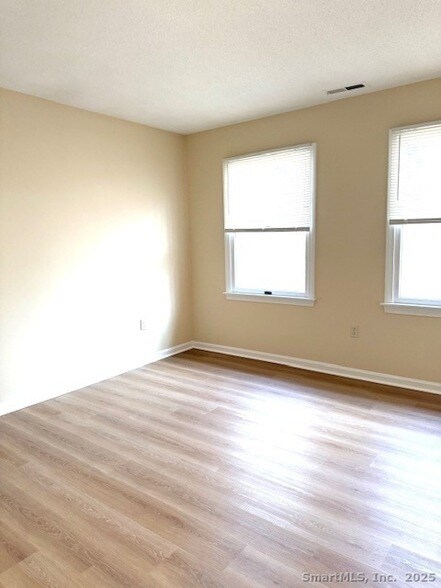 Building Photo - 25 Old Turnpike Rd