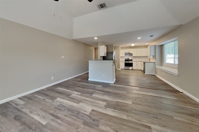 Building Photo - 18811 Sandia Pines Dr