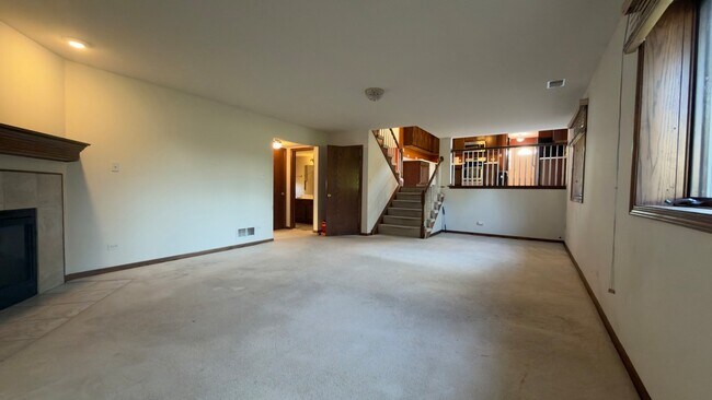 Building Photo - 21223 Alessandra Dr
