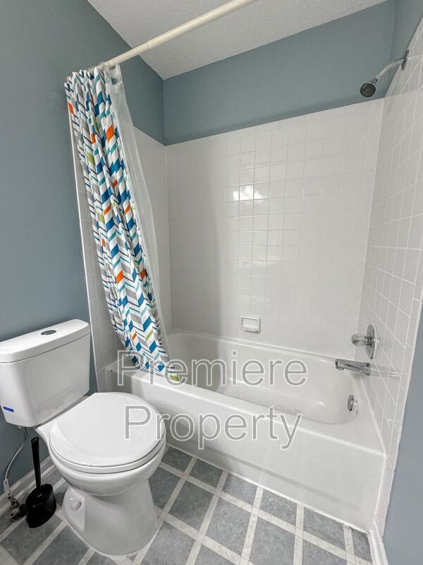 Building Photo - 13876 S Kaw St