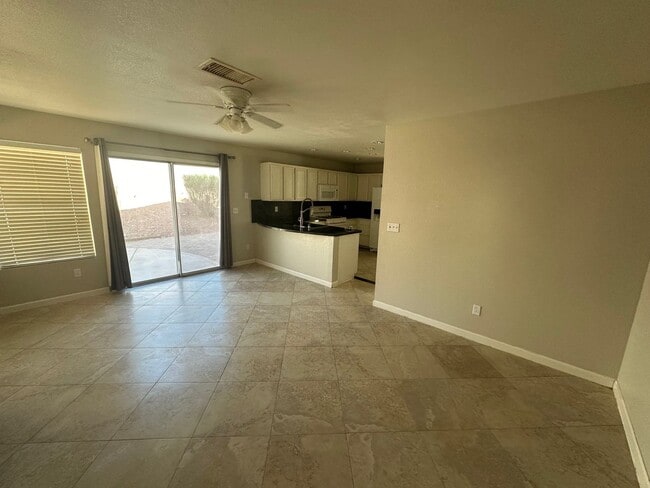 Building Photo - Beautiful 3 Bedroom 2 1/2 Bathrooms 2 Story House! Property Wont Last Long!