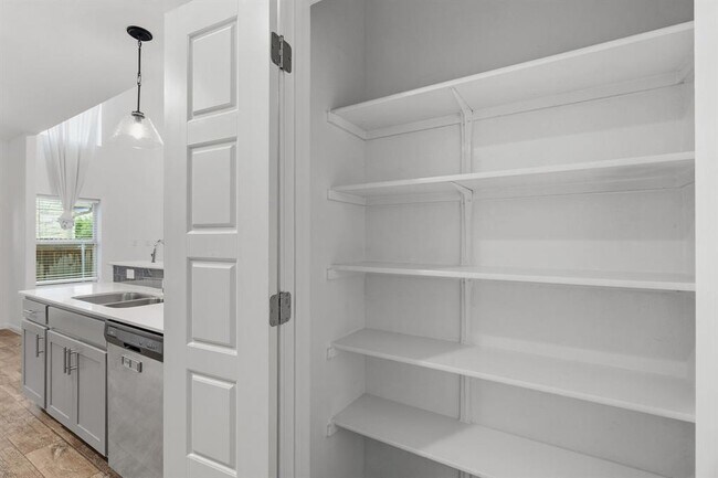 Building Photo - 11807 Frenchie Ln