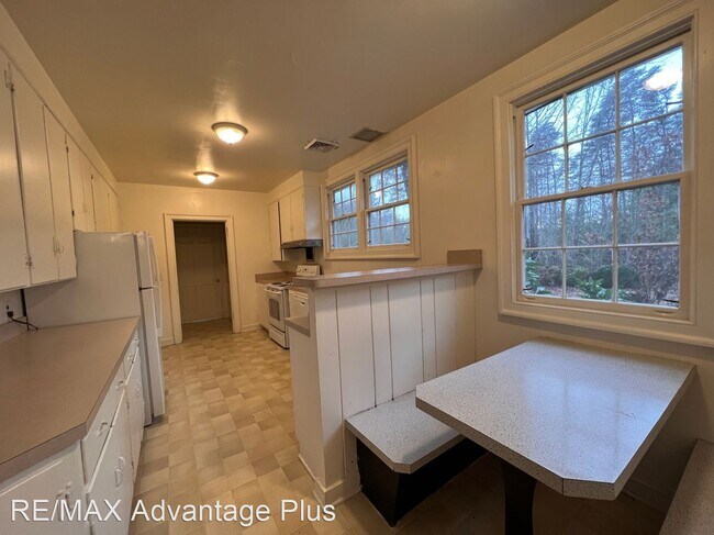 Building Photo - 3 br, 2.5 bath House - 2101 Peery Drive