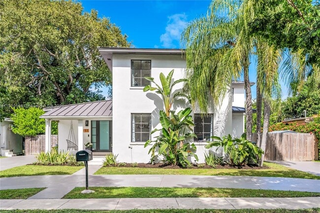 Primary Photo - 1951 SW 23rd St