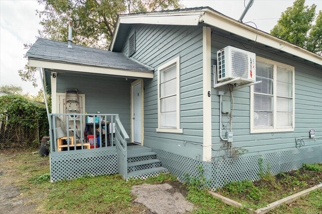 Building Photo - 13928 Bandera St