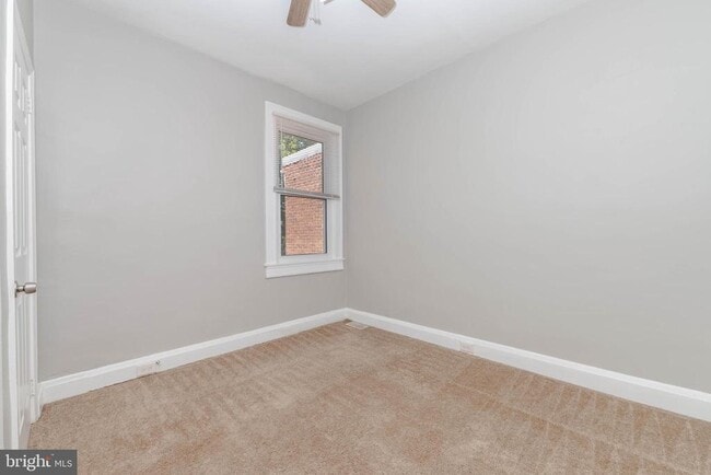 Building Photo - 2811 Mayfield Ave
