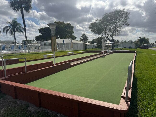 Building Photo - 100 NW 27th St