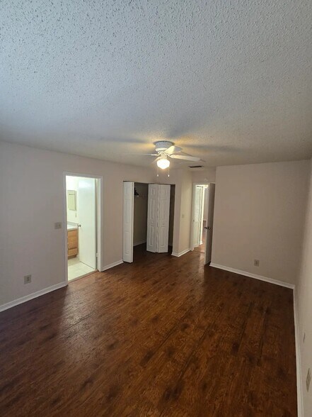 Building Photo - 5202 Sunridge Palms Dr