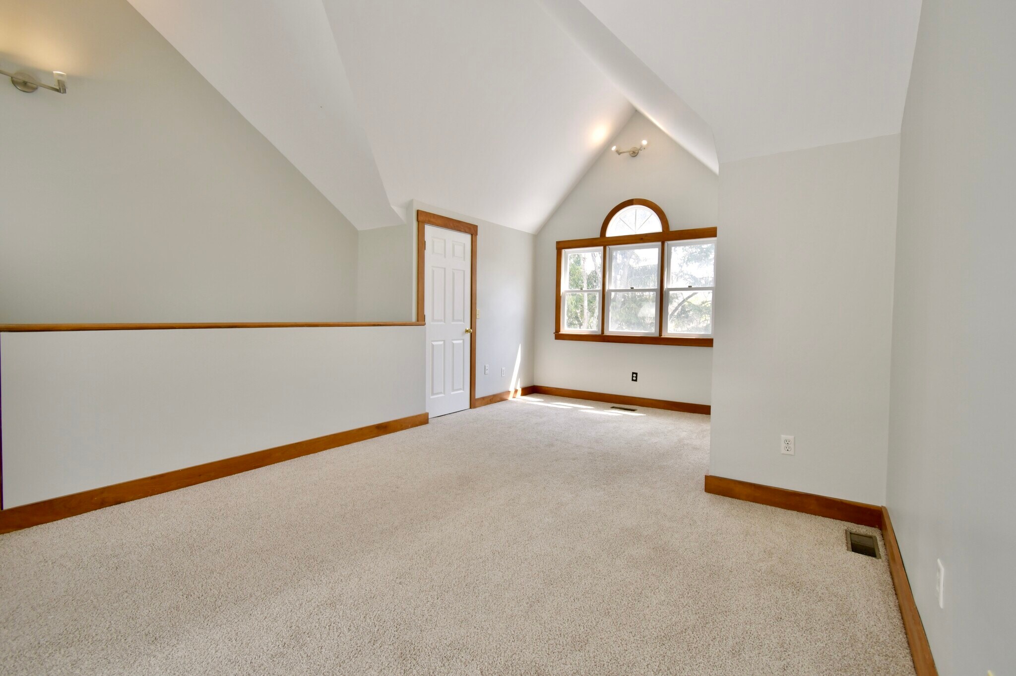 Building Photo - 39E Bellis Cir