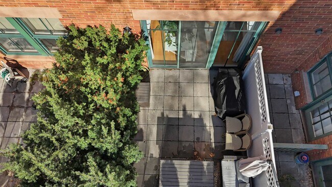 Building Photo - 61 Grand St