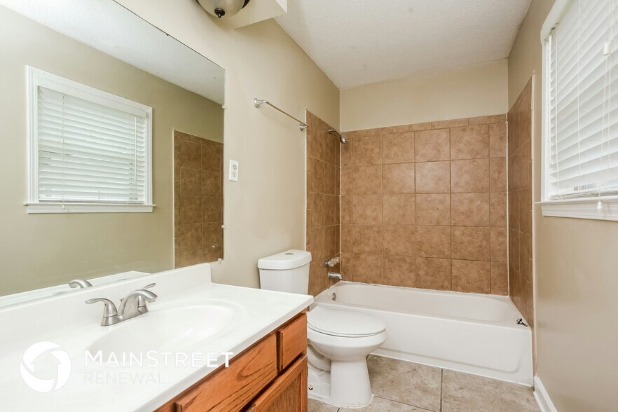 Building Photo - 5262 Sunray Dr