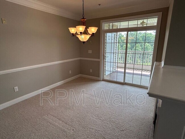 Building Photo - 10411 Rosegate Ct