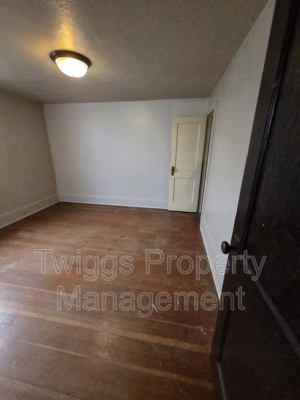 Building Photo - 814 St Cloud St