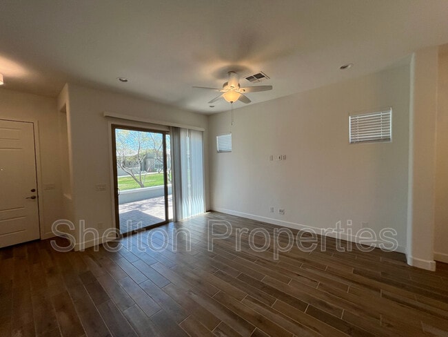 Building Photo - 20711 W Medlock Dr