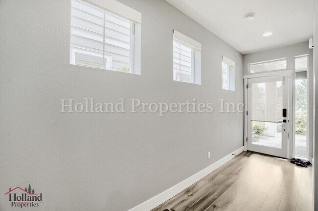 Building Photo - Spacious 3-Bedroom Home with Bonus Room in Desirable South Hillsboro! - Landscaping Included
