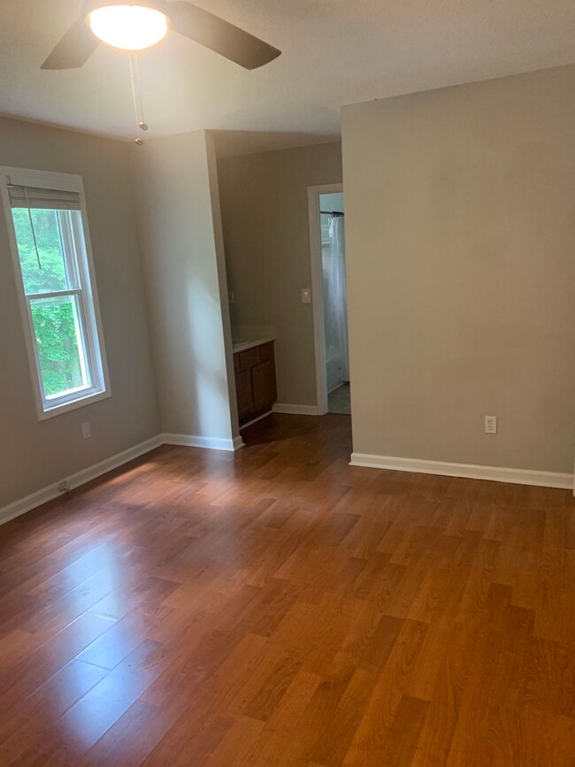 Building Photo - 5812 Sailboat Pointe