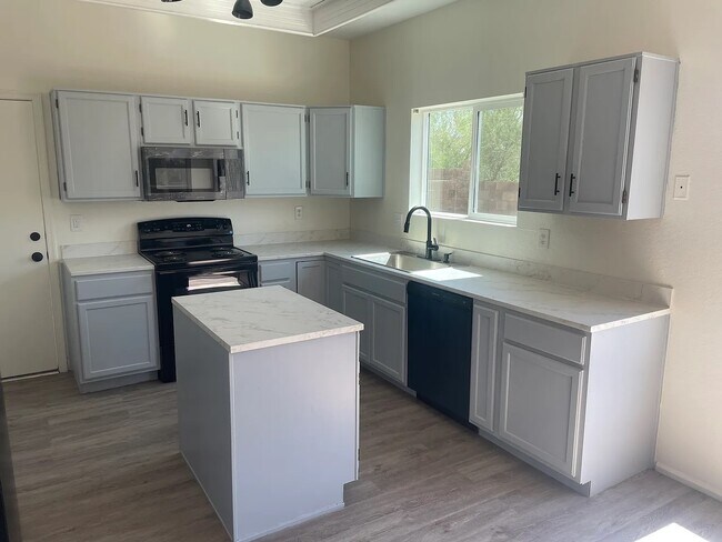 Building Photo - 3765 W Koshare Ln